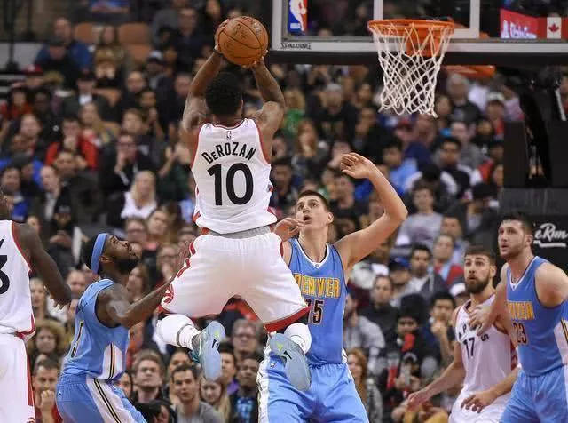 展现了他在 展现了他在