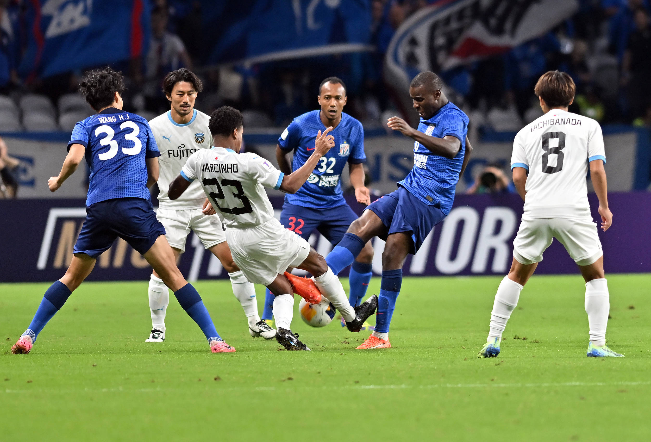 她们一直相 她们一直相