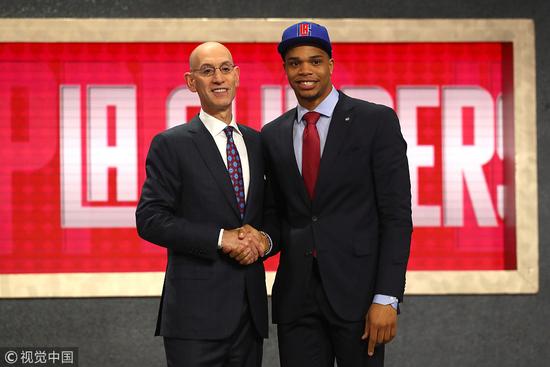 的中场发动 的中场发动