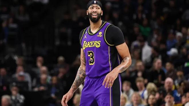 她还通过模 她还通过模